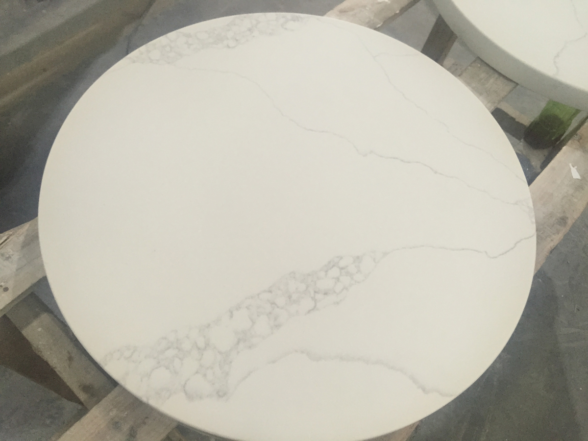Enginneered Calacatta white quartz stone countertop