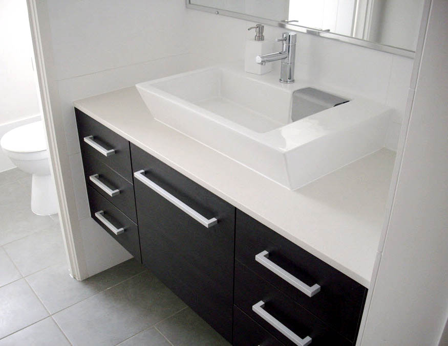Granite Vs. Quartz for Small Bathroom Counters